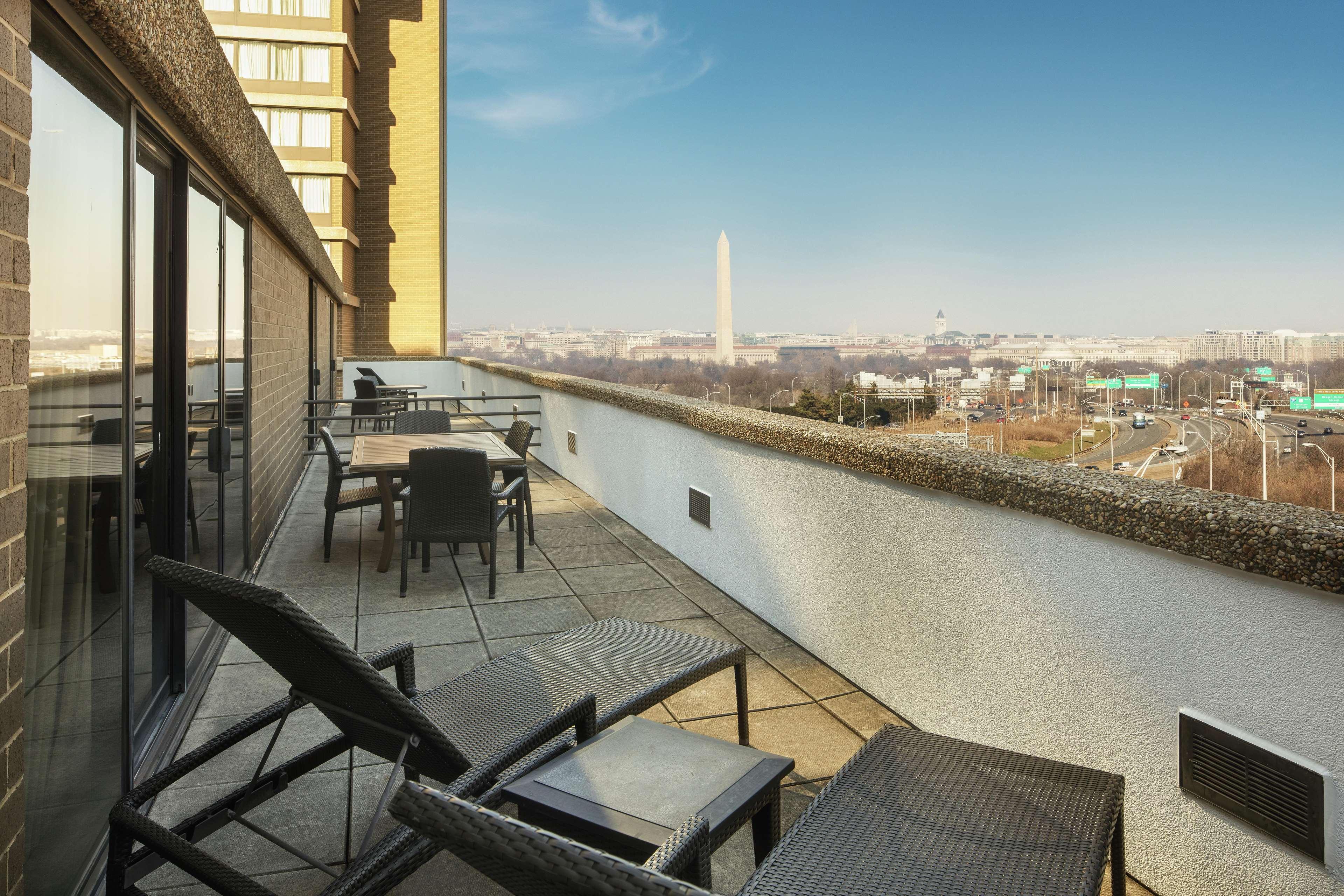 Doubletree By Hilton Washington Dc - Crystal City Arlington Exterior foto