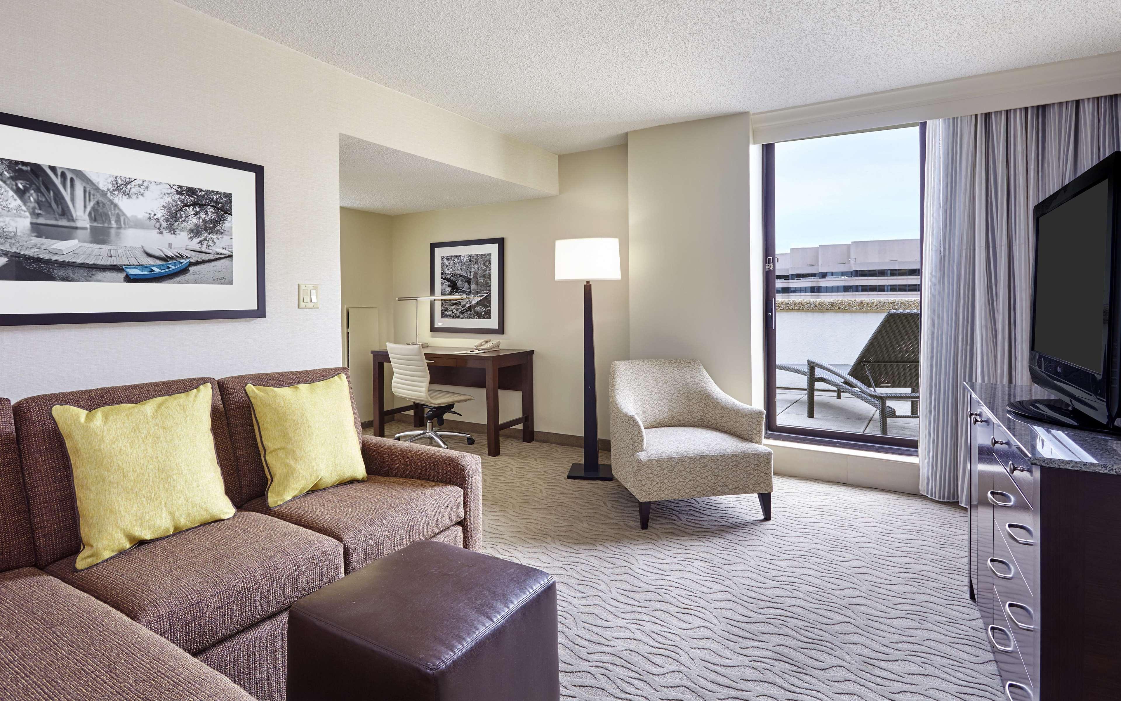 Doubletree By Hilton Washington Dc - Crystal City Arlington Exterior foto
