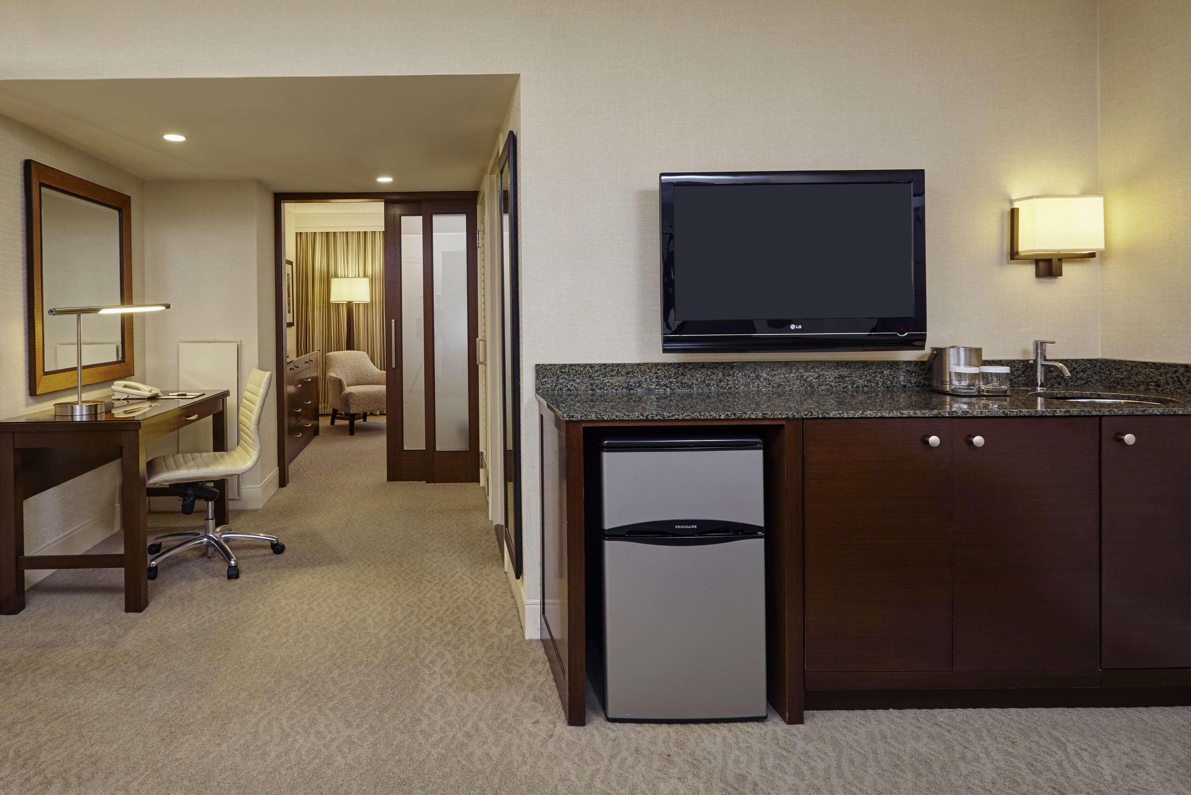 Doubletree By Hilton Washington Dc - Crystal City Arlington Exterior foto