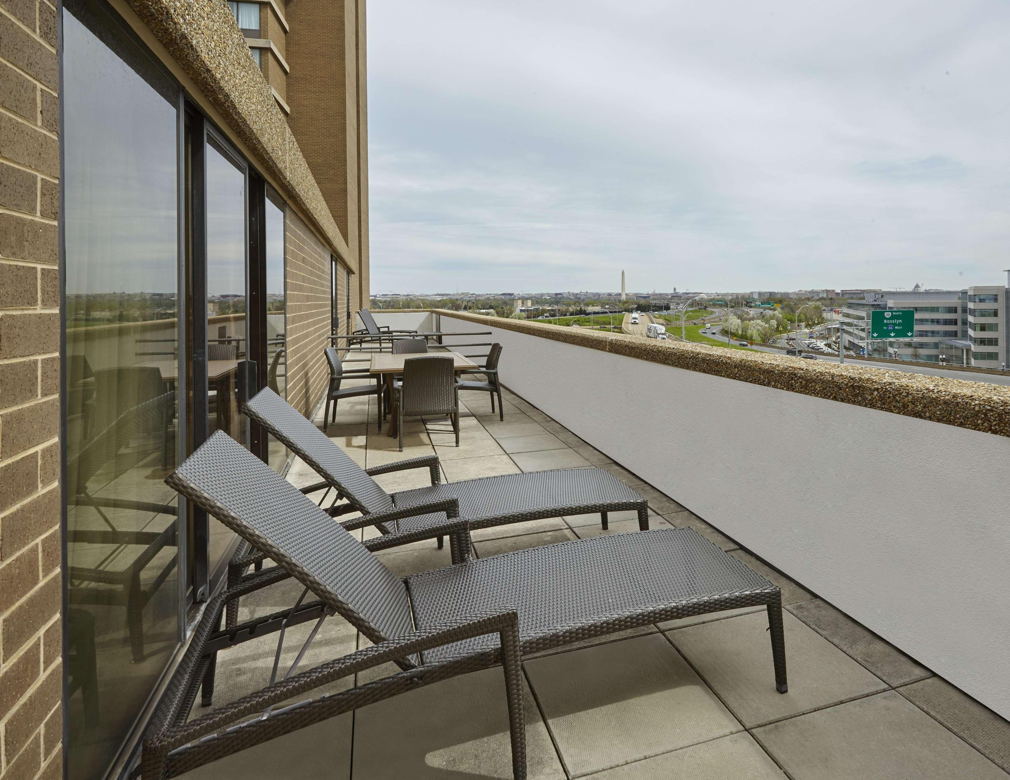 Doubletree By Hilton Washington Dc - Crystal City Arlington Exterior foto
