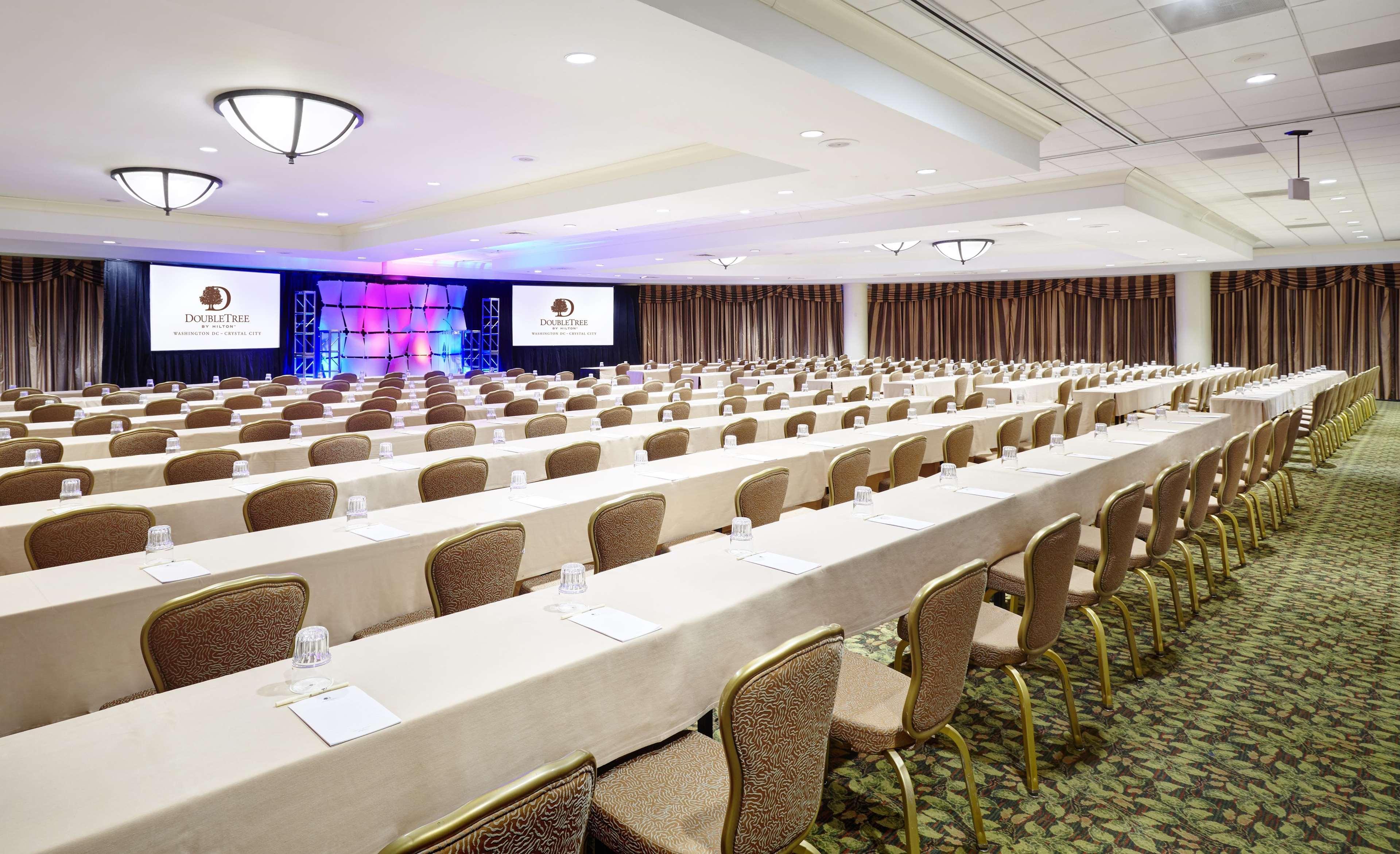 Doubletree By Hilton Washington Dc - Crystal City Arlington Exterior foto