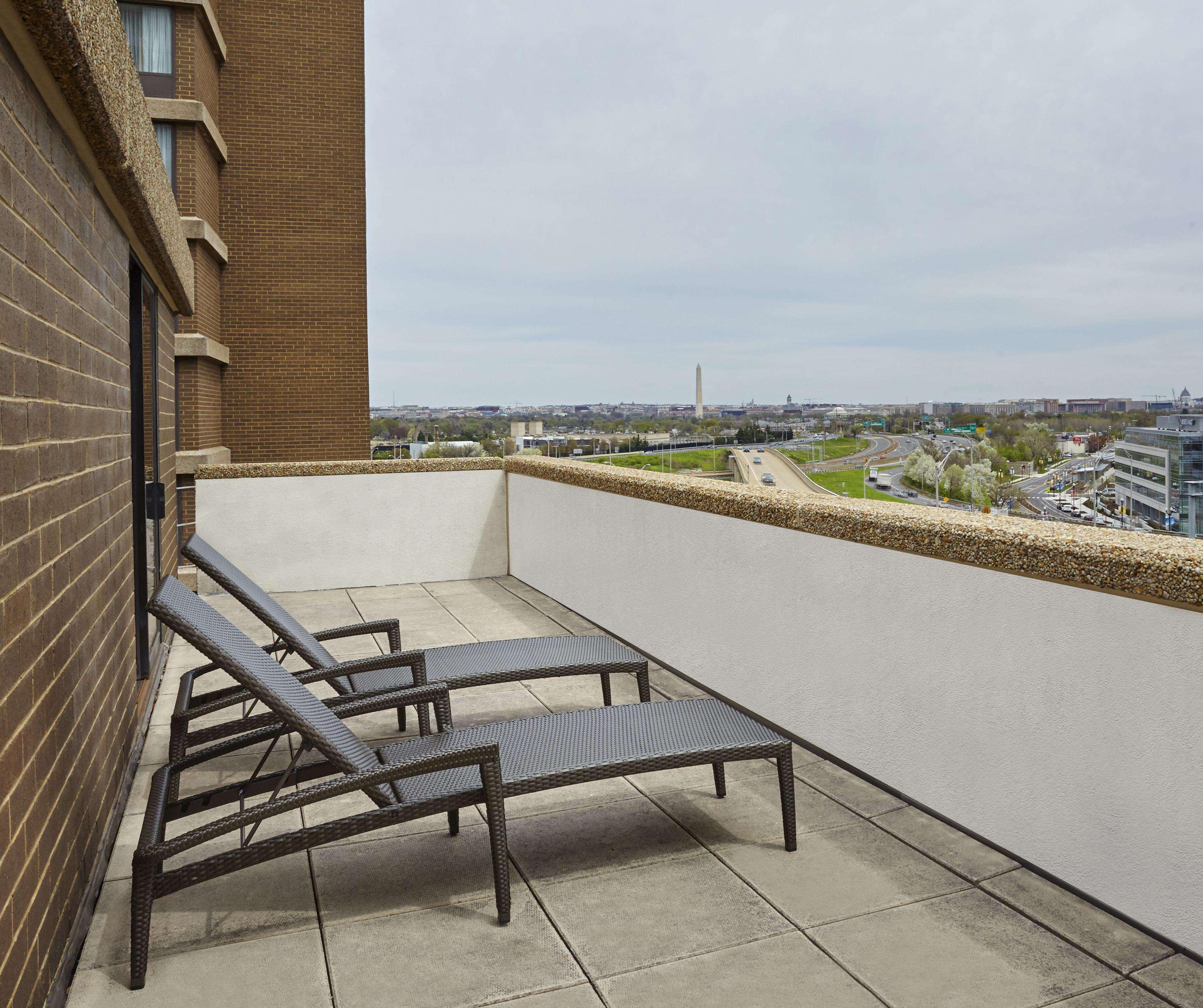 Doubletree By Hilton Washington Dc - Crystal City Arlington Exterior foto