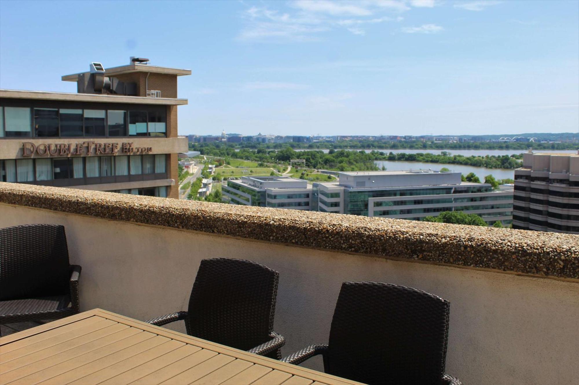 Doubletree By Hilton Washington Dc - Crystal City Arlington Exterior foto